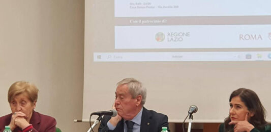 La rivoluzione rosa della sanità: le donne medico sono oggi la maggioranza tra i professionisti under 50